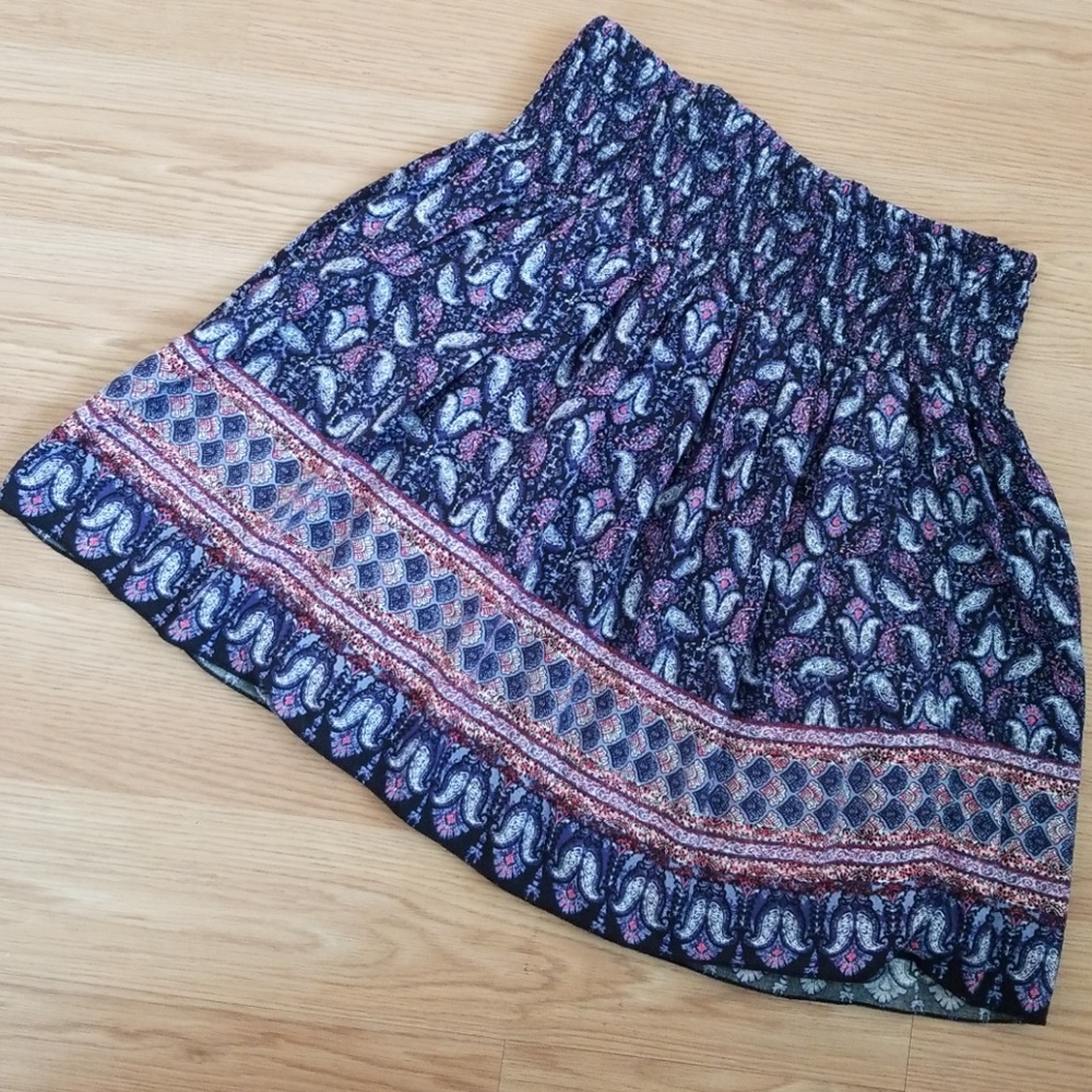 Garage brand flowy skirt *GUC* size XS